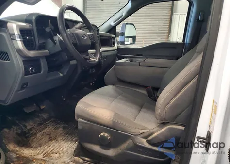 2024 Ford F250 Super Duty from USA, damaged, VIN 1FT7W2BAXREF65631